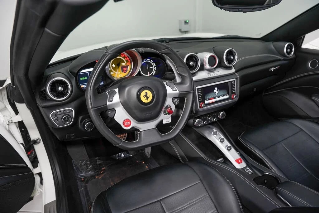 2016 Ferrari California T - Image 11 of 31