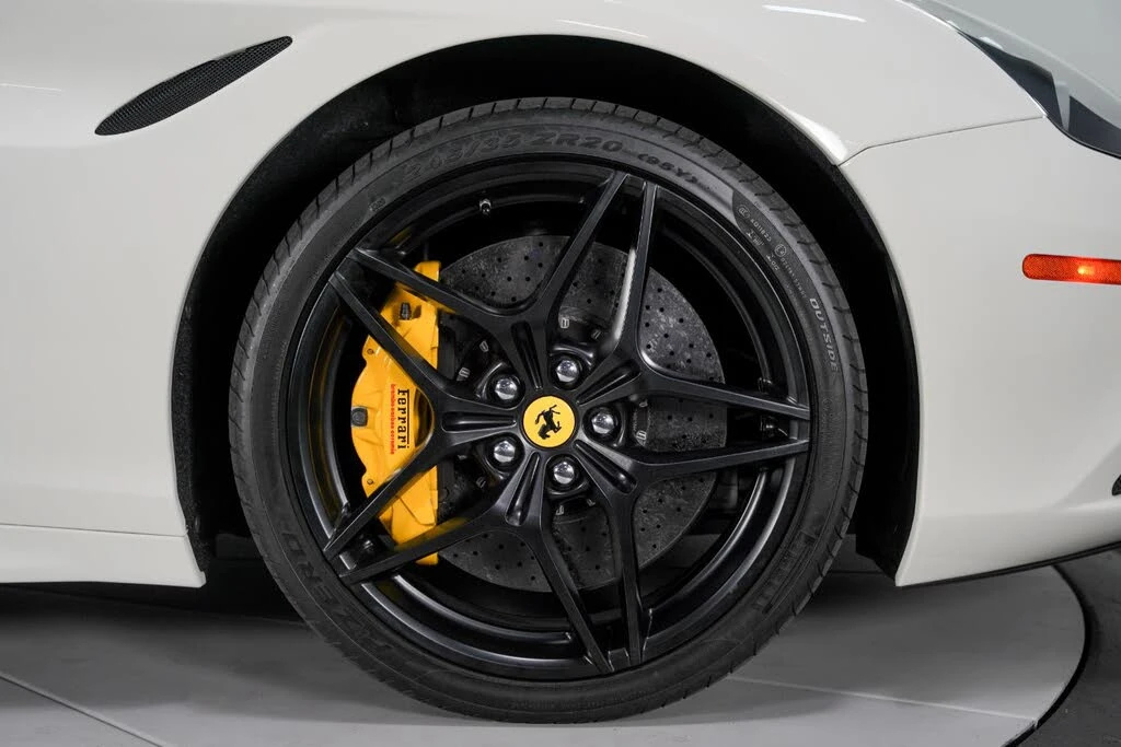 2016 Ferrari California T - Image 27 of 31