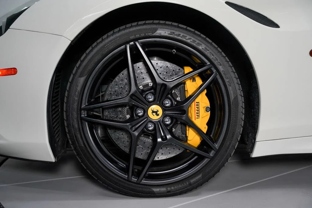 2016 Ferrari California T - Image 17 of 31