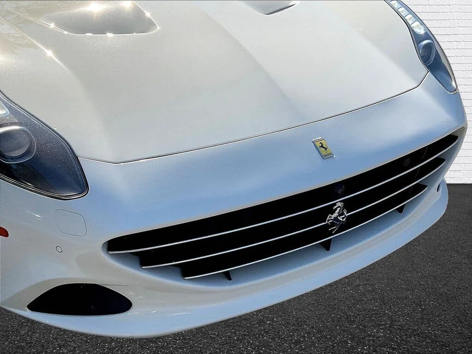 2016 Ferrari California T - Image 22 of 23