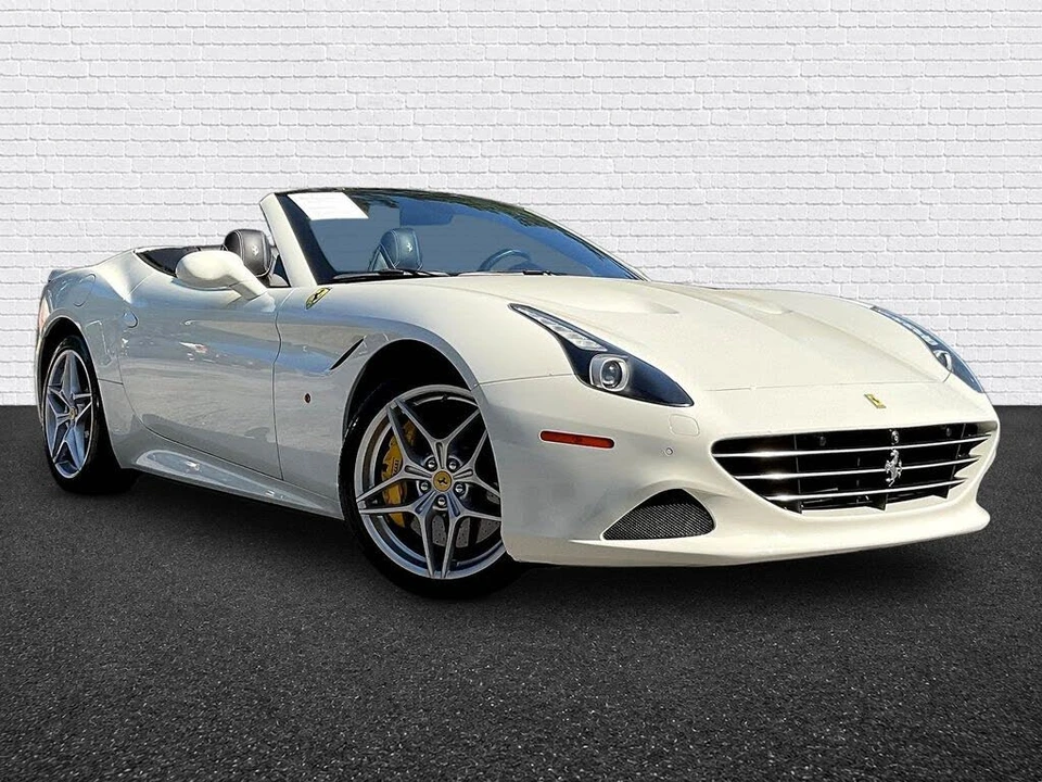 2016 Ferrari California T - Image 3 of 23