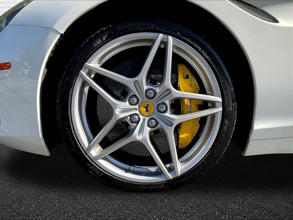 2016 Ferrari California T - Image 23 of 23