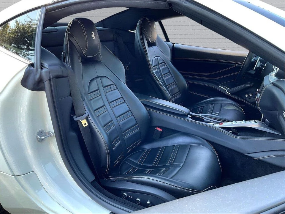 2016 Ferrari California T - Image 21 of 23
