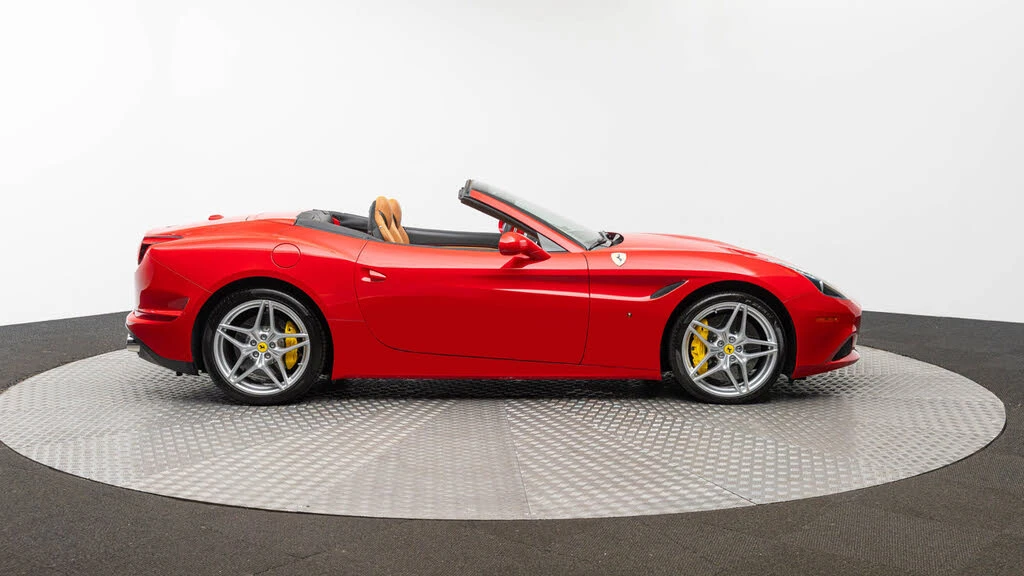 2016 Ferrari California T - Image 9 of 31
