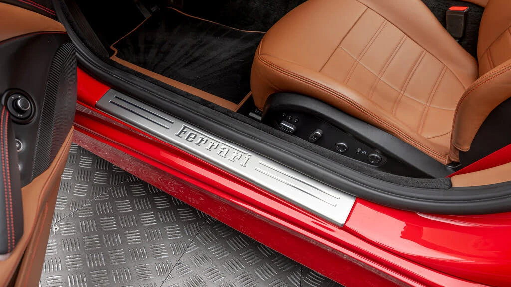 2016 Ferrari California T - Image 14 of 31