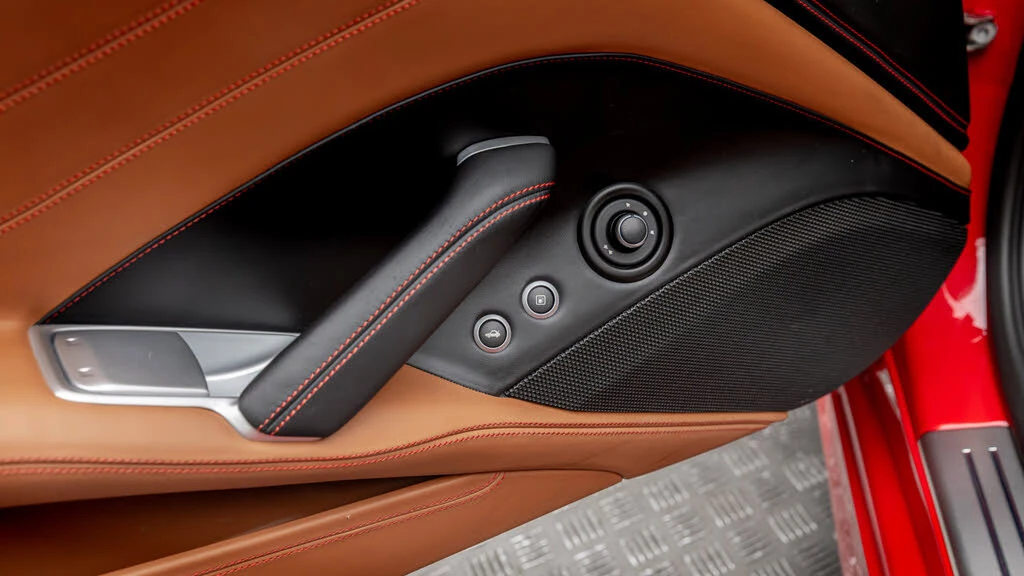 2016 Ferrari California T - Image 13 of 31