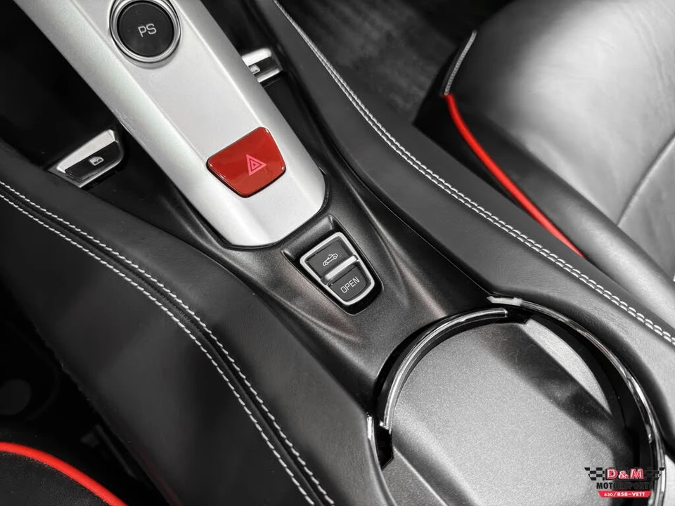 2016 Ferrari California T - Image 26 of 31