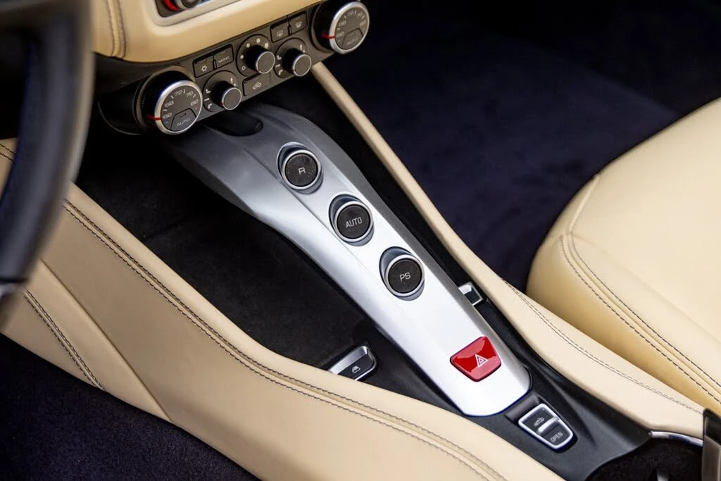 2016 Ferrari California T - Image 30 of 31