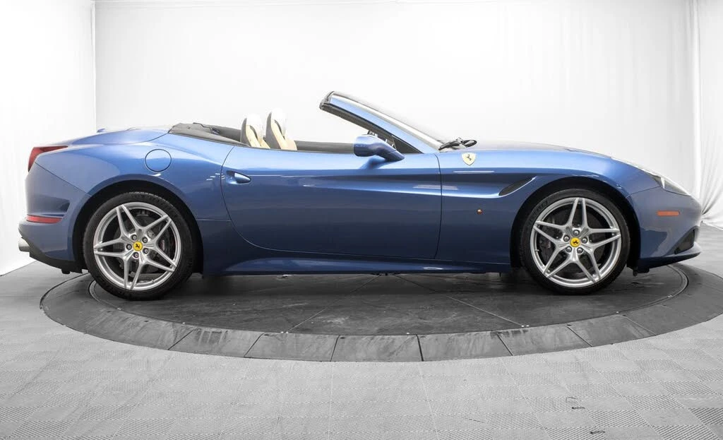 2016 Ferrari California T - Image 2 of 31