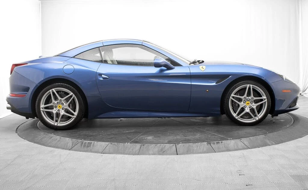2016 Ferrari California T - Image 10 of 31
