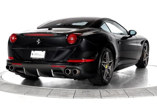 2016 Ferrari California T - Image 10 of 31