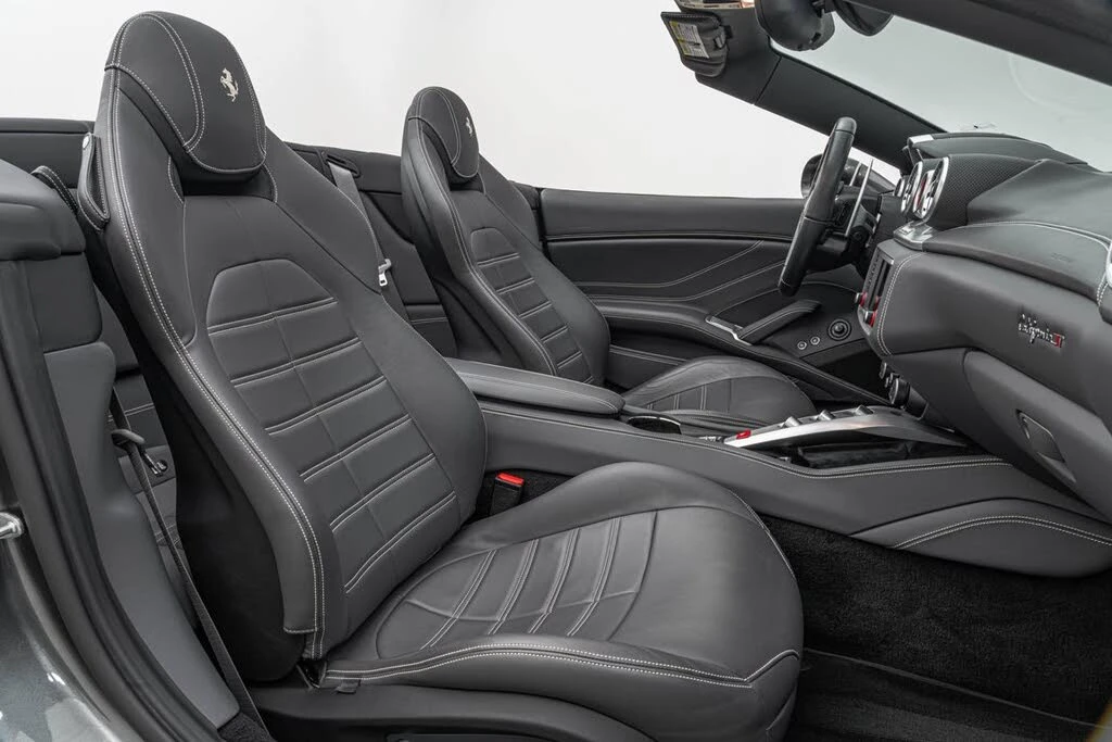 2016 Ferrari California T - Image 30 of 31