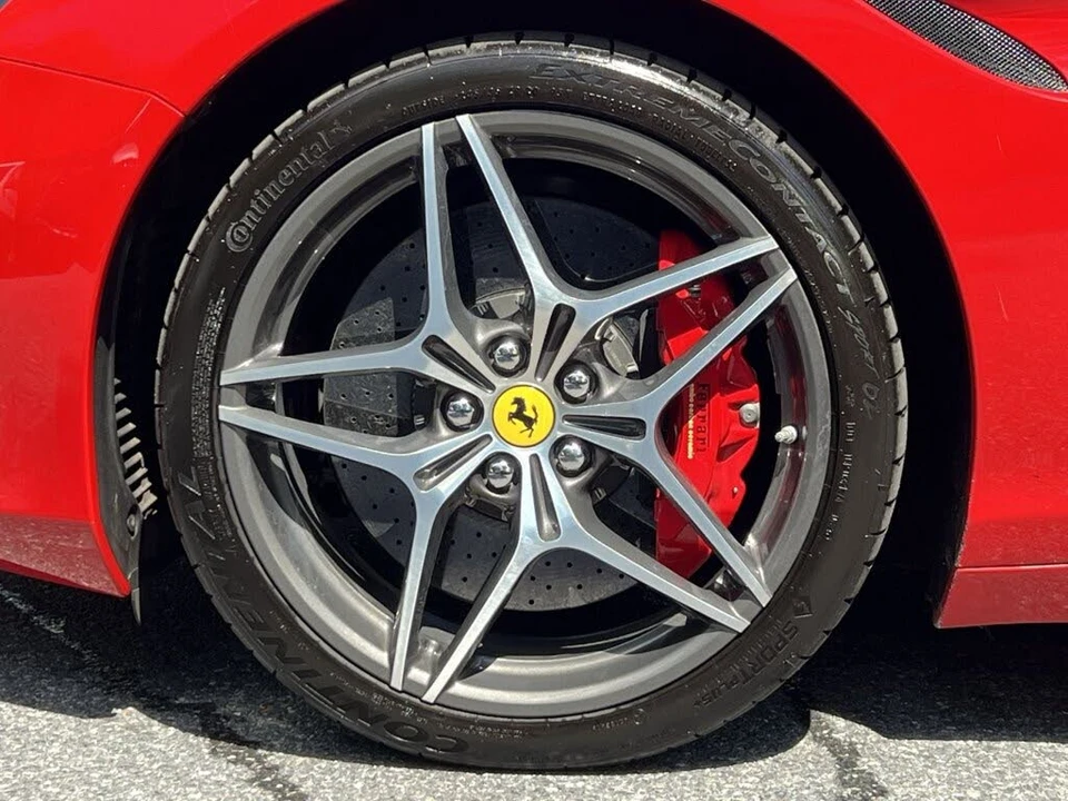 2016 Ferrari California T - Image 14 of 31