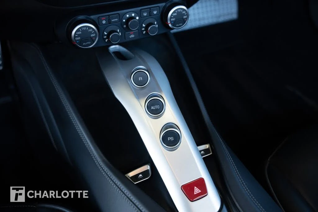 2016 Ferrari California T - Image 29 of 31