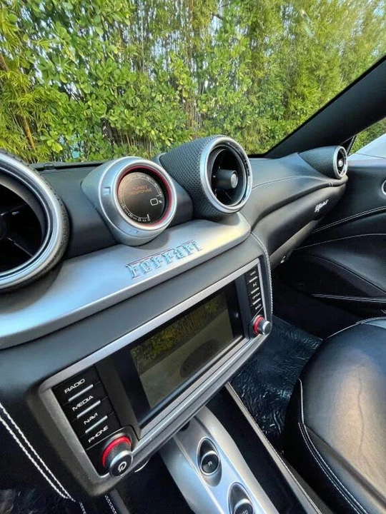 2016 Ferrari California T - Image 8 of 26