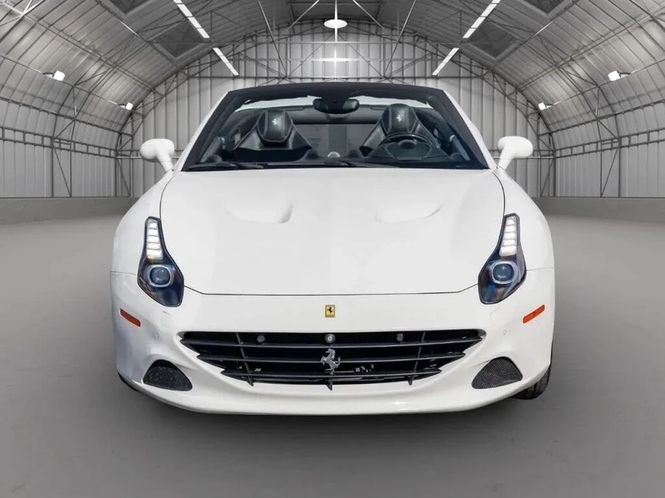 2016 Ferrari California T - Image 13 of 26