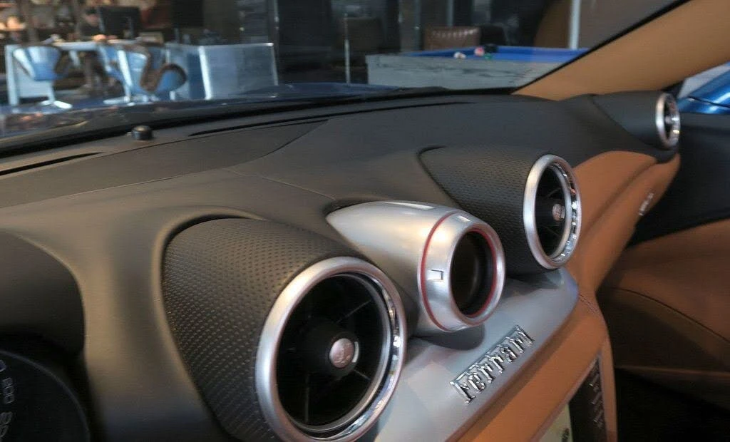 2016 Ferrari California T - Image 24 of 31