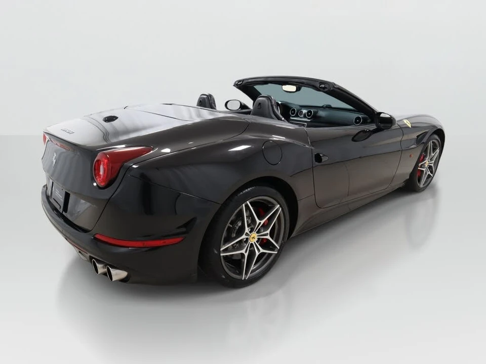 2016 Ferrari California T - Image 8 of 31