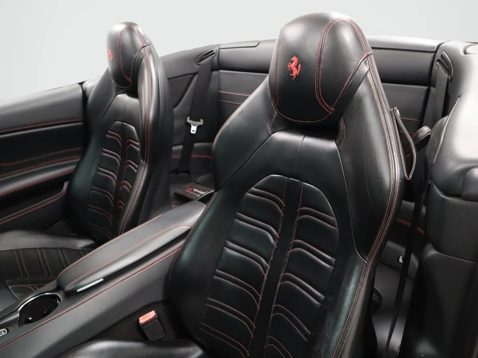 2016 Ferrari California T - Image 17 of 31