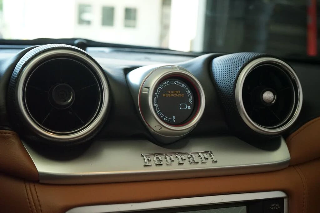 2016 Ferrari California T - Image 15 of 26
