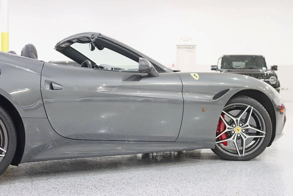 2016 Ferrari California T - Image 13 of 31