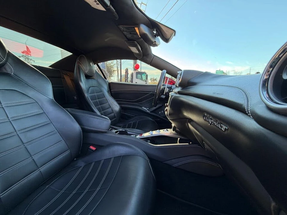 2016 Ferrari California T - Image 12 of 14