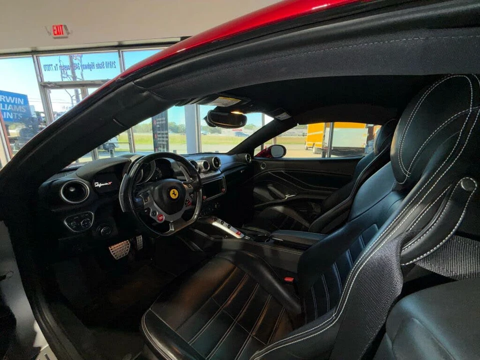 2016 Ferrari California T - Image 13 of 14
