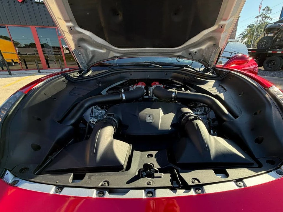 2016 Ferrari California T - Image 9 of 14
