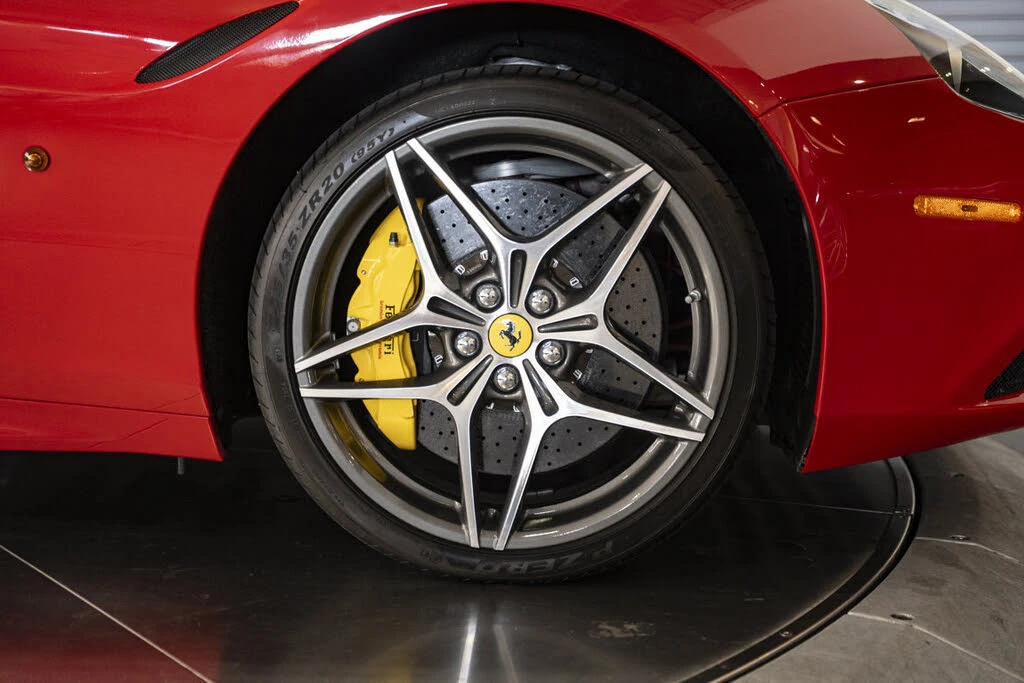 2016 Ferrari California T - Image 13 of 31