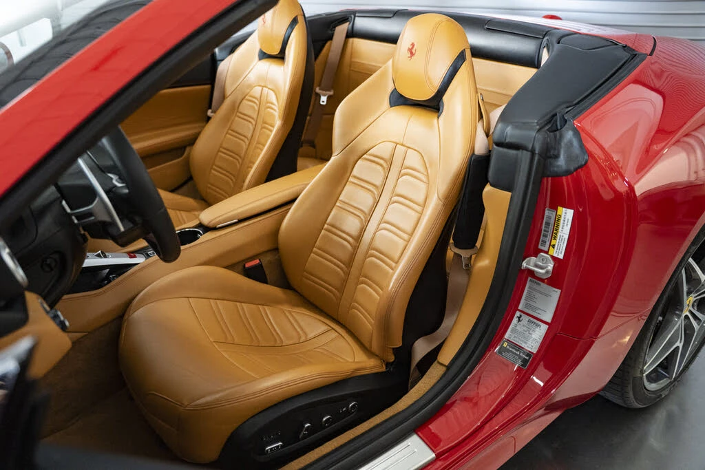 2016 Ferrari California T - Image 30 of 31