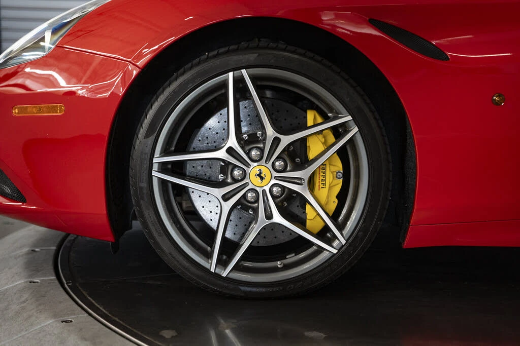 2016 Ferrari California T - Image 19 of 31