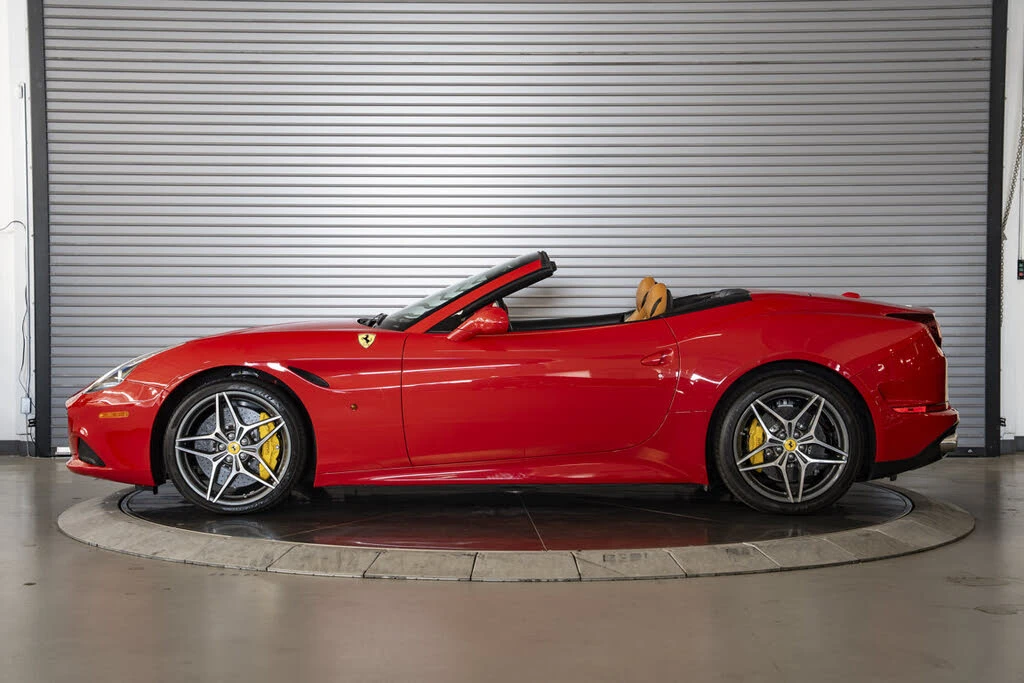 2016 Ferrari California T - Image 2 of 31