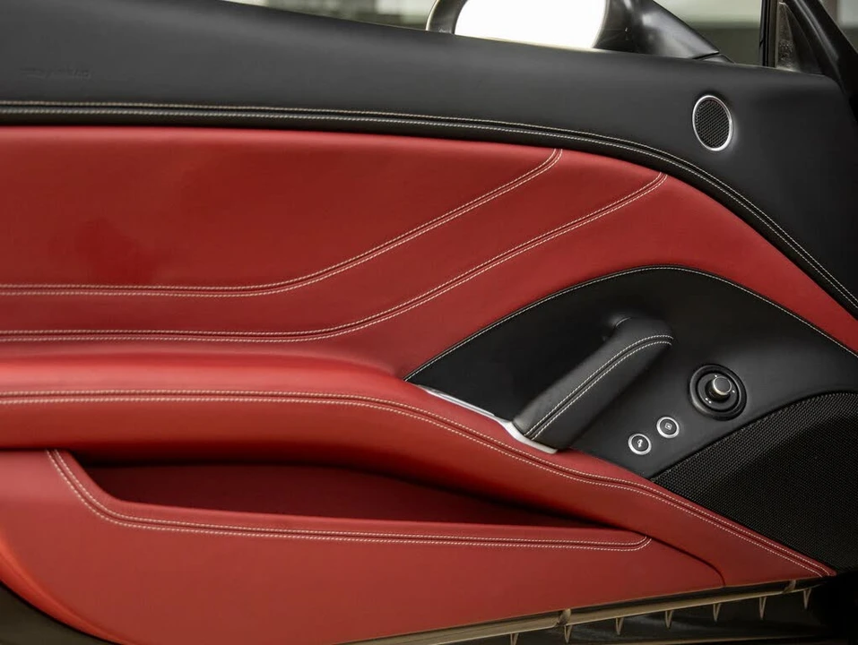 2016 Ferrari California T - Image 24 of 31