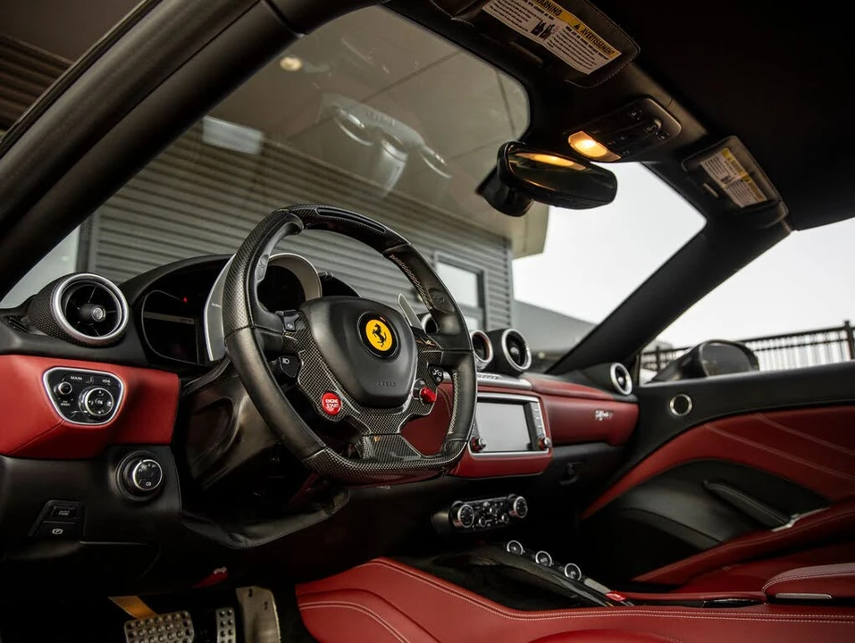 2016 Ferrari California T - Image 29 of 31