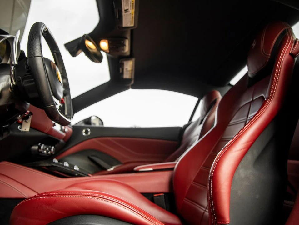 2016 Ferrari California T - Image 27 of 31