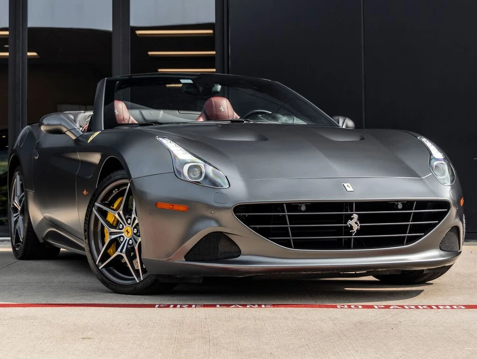 2016 Ferrari California T - Image 2 of 31