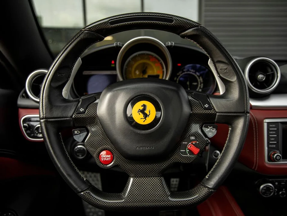 2016 Ferrari California T - Image 30 of 31
