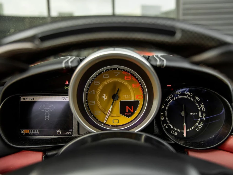 2016 Ferrari California T - Image 31 of 31
