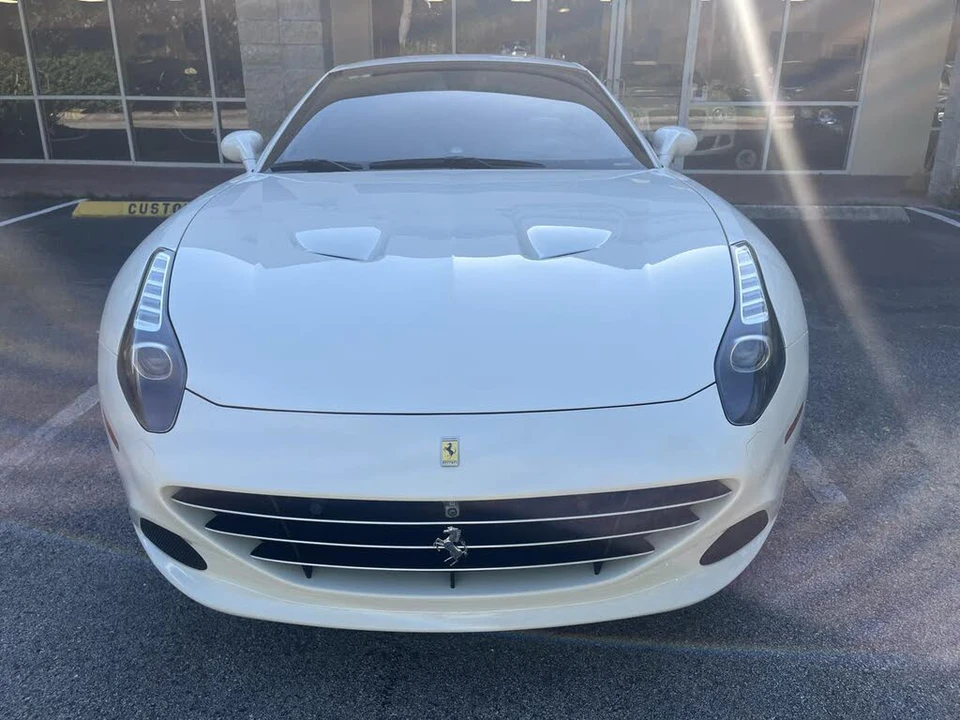 2016 Ferrari California T - Image 28 of 31