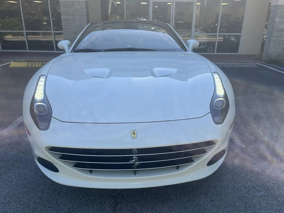 2016 Ferrari California T - Image 11 of 31