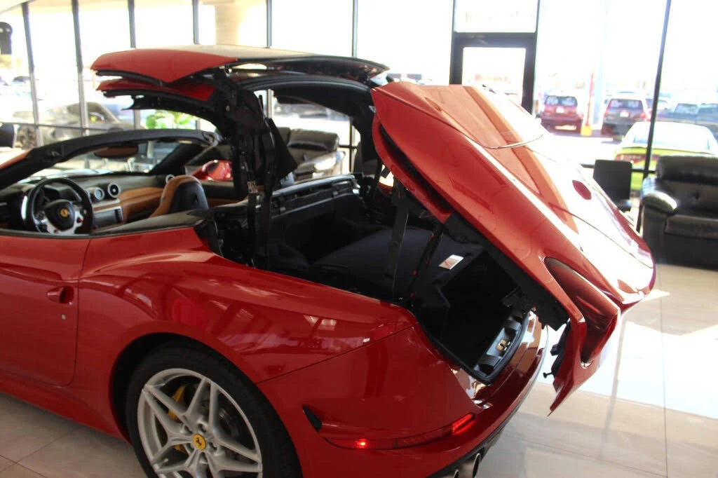 2016 Ferrari California T - Image 12 of 31