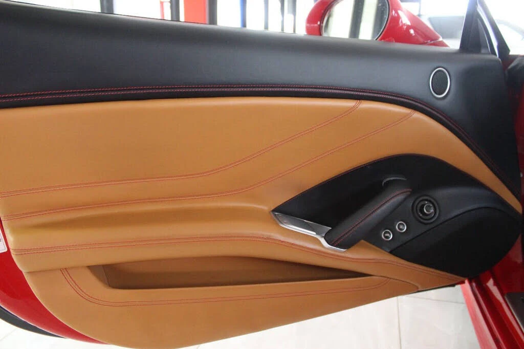 2016 Ferrari California T - Image 24 of 31