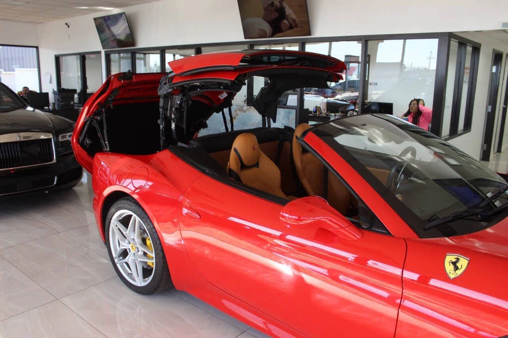 2016 Ferrari California T - Image 9 of 31