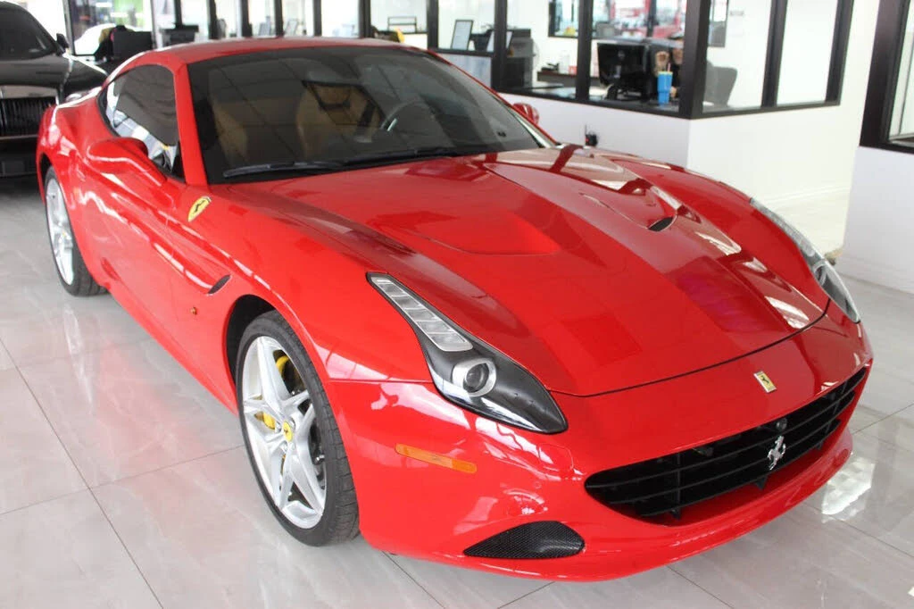 2016 Ferrari California T - Image 2 of 31
