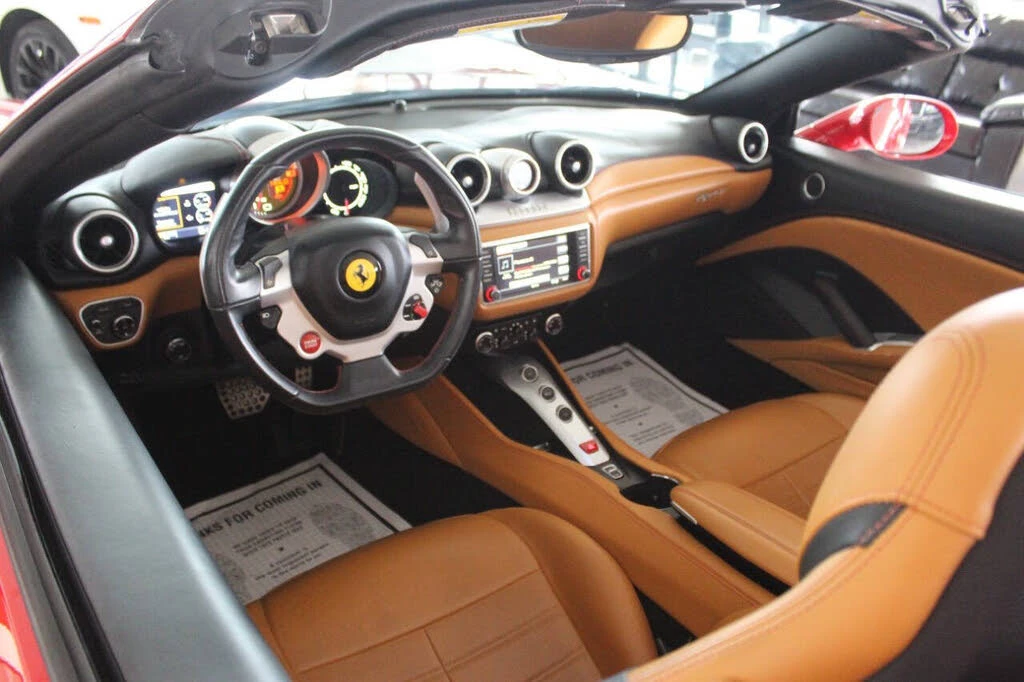 2016 Ferrari California T - Image 16 of 31