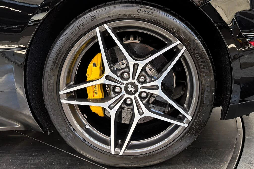 2016 Ferrari California T - Image 11 of 30