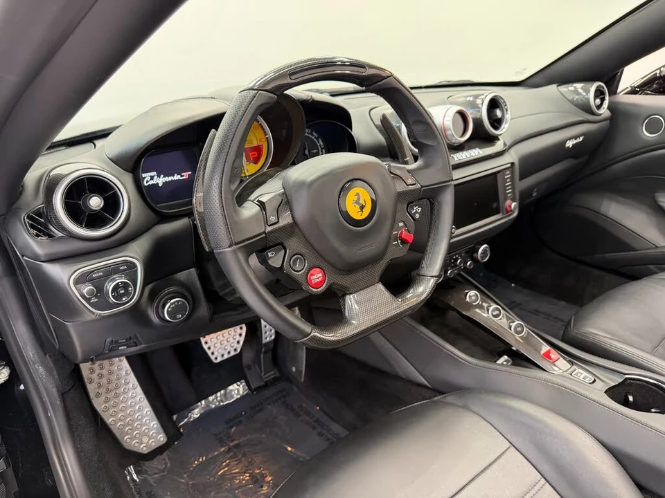 2016 Ferrari California T - Image 13 of 30