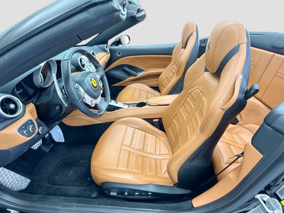 2016 Ferrari California T - Image 25 of 31