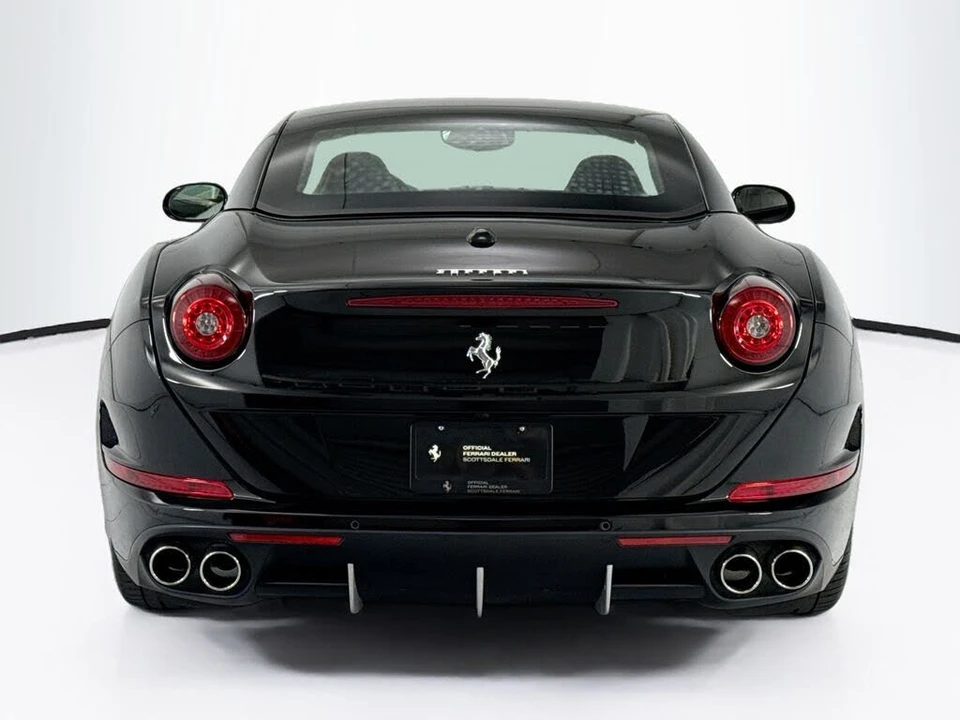 2016 Ferrari California T - Image 14 of 31