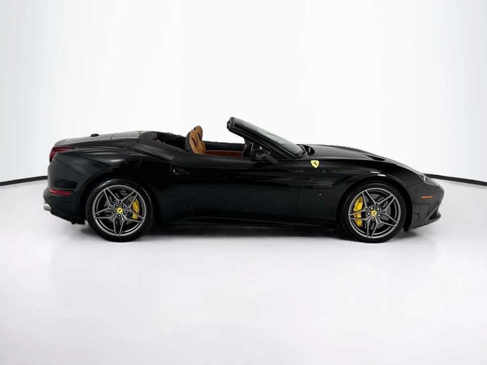 2016 Ferrari California T - Image 4 of 31